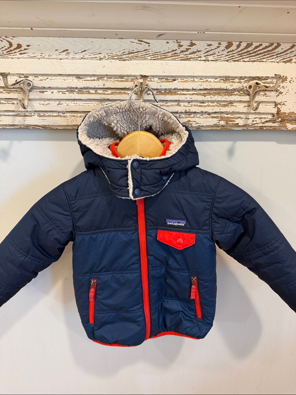 PATAGONIA REVERSIBLE TRIBBLES HOODY Jacket Size 4T - Picture 3 of 9